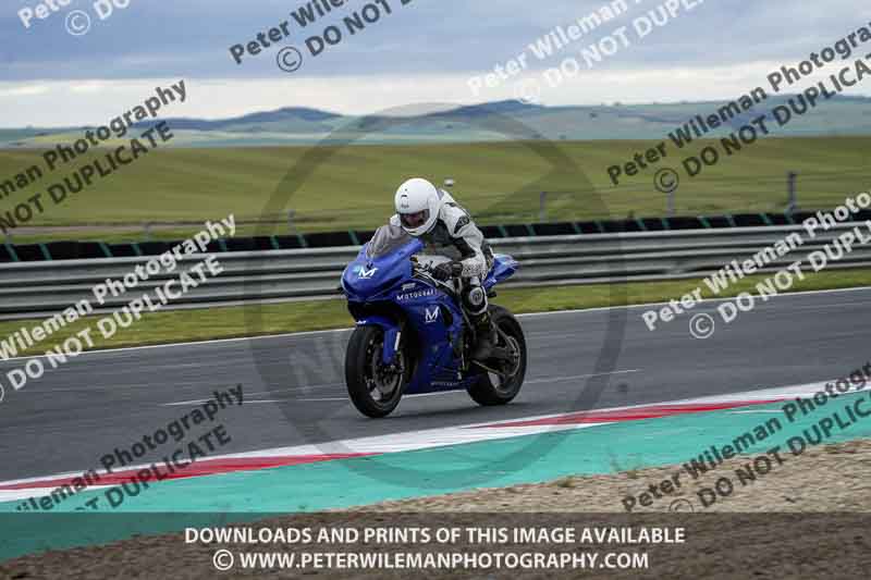 cadwell no limits trackday;cadwell park;cadwell park photographs;cadwell trackday photographs;enduro digital images;event digital images;eventdigitalimages;navarra;no limits trackdays;peter wileman photography;racing digital images;trackday digital images;trackday photos